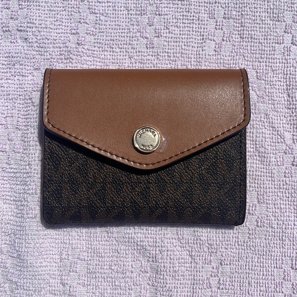 Michael Kors Handbags - Michael Kors Small Wallet